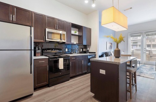 Crestview Apartment | Landing | Beautiful 1BD, Courtyard, Gym