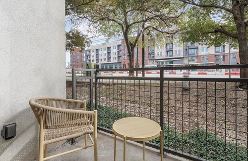 Crestview Apartment | Landing | Beautiful 1BD, Courtyard, Gym