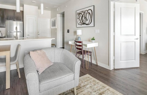 Katy Apartment | Landing | Beautiful 1BD, Courtyard, Clubhouse