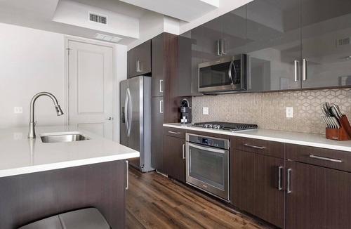 Houston Apartment | Landing | Beautiful 1BD, Gym, Tennis Court