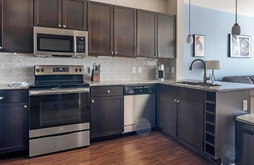Barker Apartment | Landing | Beautiful 1BD, Gym, Pool