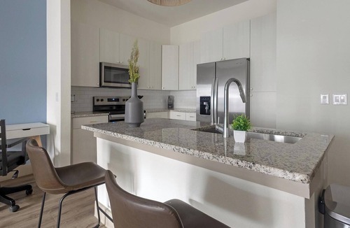 Addicks Apartment | Landing | Beautiful 1BD, Gym, Courtyard