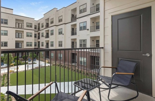 Addicks Apartment | Landing | Beautiful 1BD, Gym, Courtyard