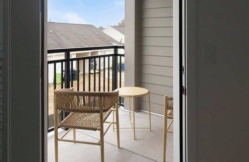 Southeast Raleigh Apartment | Landing | Beautiful 1BD, Gym, Yoga Studio
