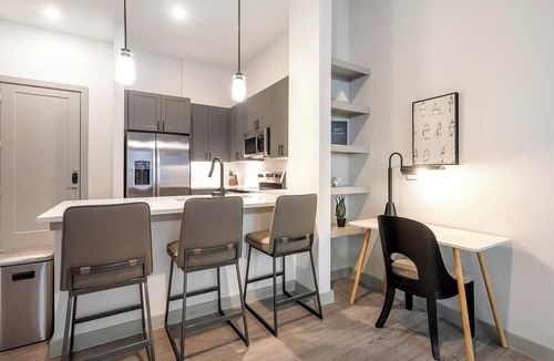 MLK Apartment | Landing | Beautiful 1BD, Game Room, Gym