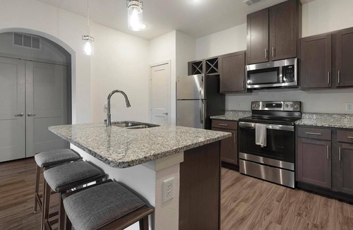 Buda Apartment | Landing | Beautiful 1BD, Game Room, Gym