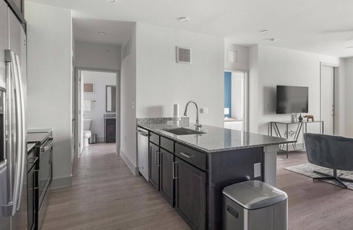 Austin Apartment | Landing | Beautiful 1BD, Gym, Pool