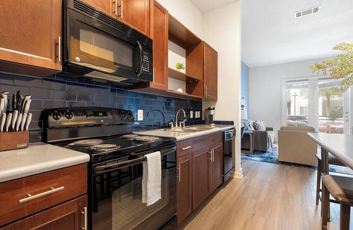 Crestview Apartment | Landing | Beautiful 1BD, Gym, Courtyard