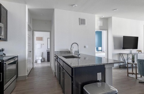 Austin Apartment | Landing | Beautiful 1BD, Gym, Pool