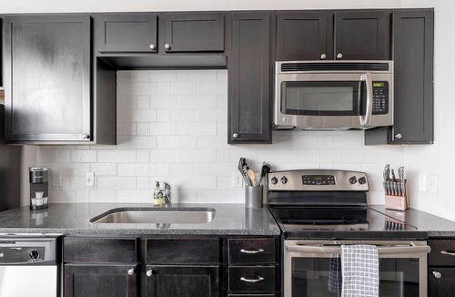 West Dallas Apartment | Landing | Beautiful 1BD, Gym, Pool