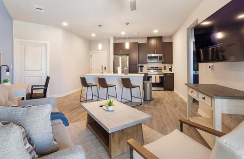 Corinth Apartment | Landing | Beautiful 1BD, Gym, Pool