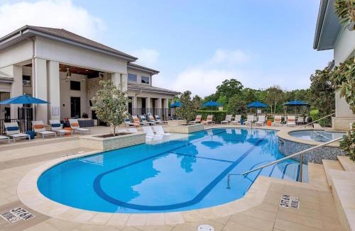Conroe Apartment | Landing Beautiful 1BD Gym