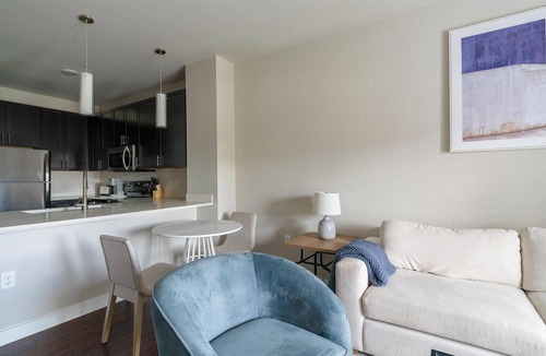 Katy Apartment | Landing | Beautiful 1BD, Gym, Courtyard