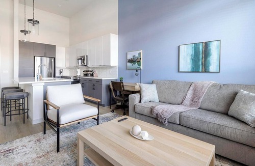 Plano Apartment | Landing | Beautiful 1BD, Gym, Pool