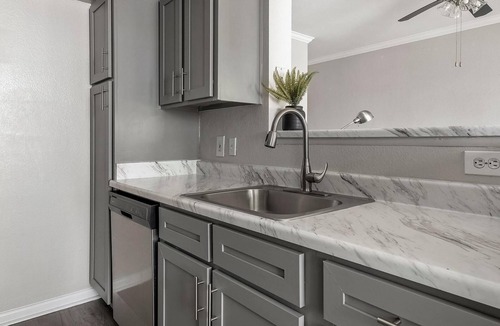 Briarforest Apartment | Landing | Beautiful 1BD, Pool, Gym
