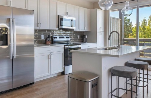 Oakwood Apartment | Landing | Beautiful 1BD, Pool, Gym