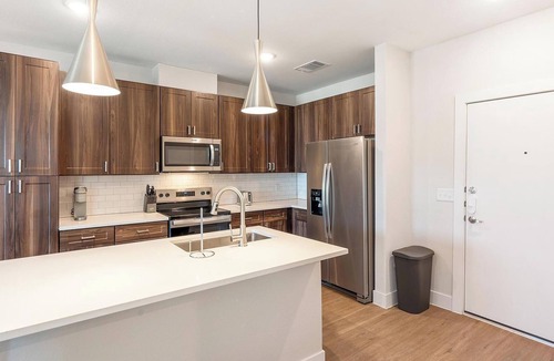 Seguin Apartment | Landing | Beautiful 1BD, Pool, Gym