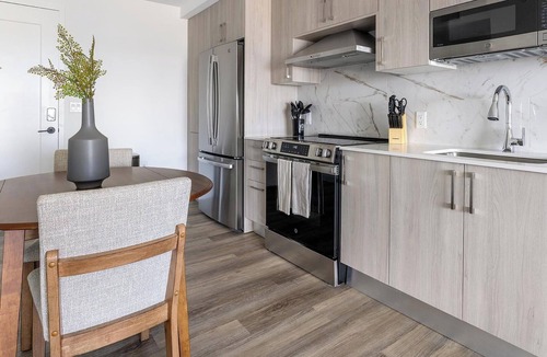 Overtown Apartment | Landing | Beautiful 1BD, Pool