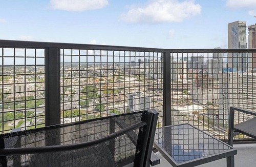 Overtown Apartment | Landing | Beautiful 1BD, Pool
