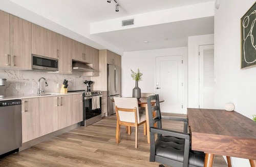 Overtown Apartment | Landing | Beautiful 1BD, Pool