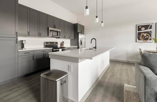 MLK Apartment | Landing | Beautiful 1BD, Rooftop Lounge, Pool
