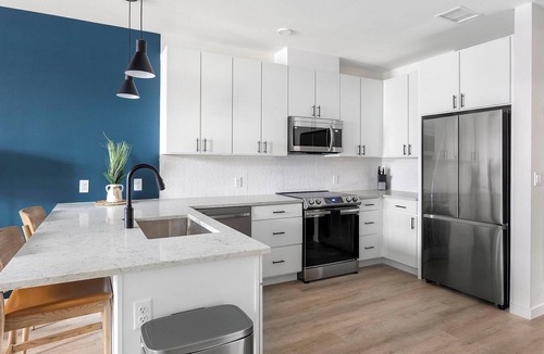 Civic Center Apartment | Landing | Beautiful 1BD, Rooftop Lounge, Gym