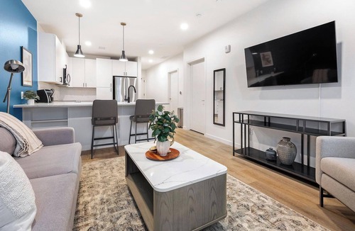 Civic Center Apartment | Landing | Beautiful 1BD, Rooftop Lounge, Gym