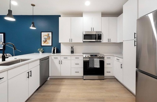 Civic Center Apartment | Landing | Beautiful 1BD, Rooftop Lounge, Gym