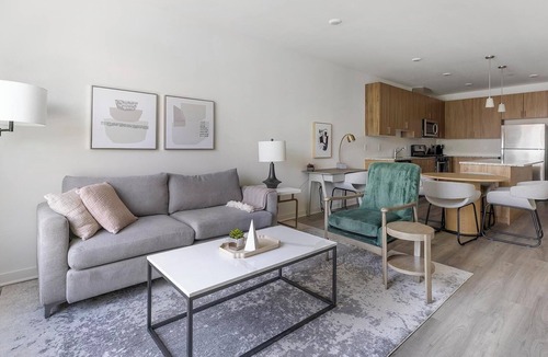 Carteret Apartment | Landing | Beautiful 1BD, Courtyard, Gym