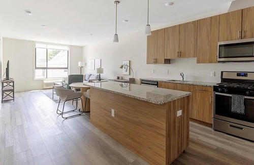 Carteret Apartment | Landing | Beautiful 1BD, Courtyard, Gym