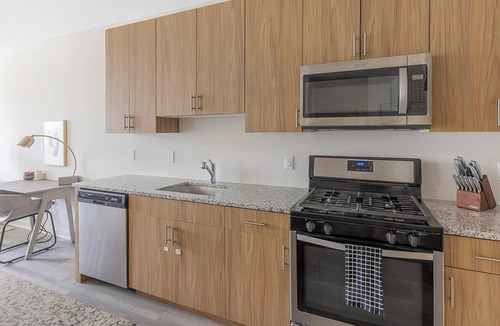 Carteret Apartment | Landing | Beautiful 1BD, Courtyard, Gym