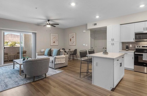Townsite Apartment | Landing | Beautiful 1BD, Pool, Rooftop Lounge