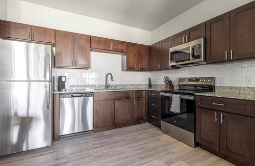 Lockhart Apartment | Landing | Beautiful 1BD, Gym, Pool