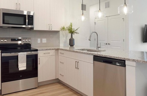Firestone Apartment | Landing | Beautiful 1BD, Gym, Clubhouse