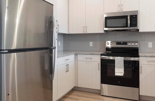 Firestone Apartment | Landing | Beautiful 1BD, Gym, Clubhouse