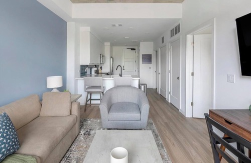 West End Apartment | Landing | Beautiful 1BD, Yoga Studio, Gym