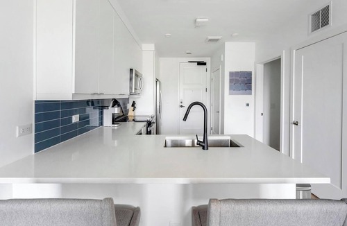 West End Apartment | Landing | Beautiful 1BD, Yoga Studio, Gym