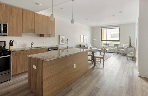 Carteret Apartment | Landing | Beautiful 1BD, Courtyard, Gym