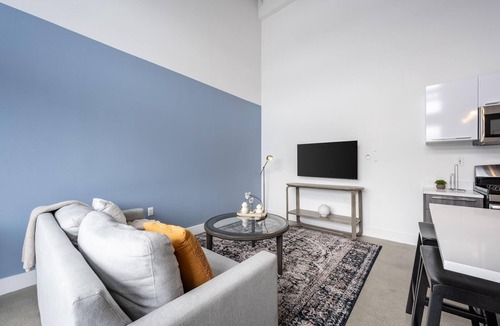 Royal Oak Apartment | Landing | Beautiful 1BD, Gym, Pool