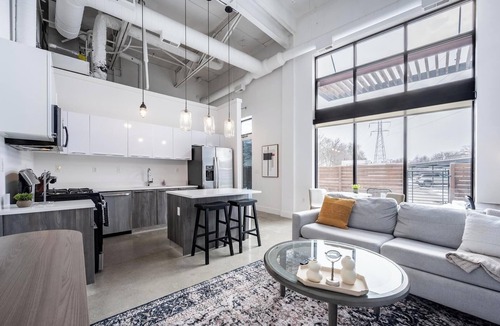 Royal Oak Apartment | Landing | Beautiful 1BD, Gym, Pool