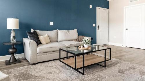 Summerville Apartment | Landing Beautiful 1BD Yoga Studio Gym