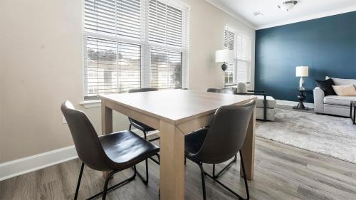 Summerville Apartment | Landing Beautiful 1BD Yoga Studio Gym