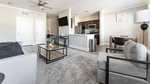 Summerville Apartment | Landing Beautiful 1BD Yoga Studio Gym