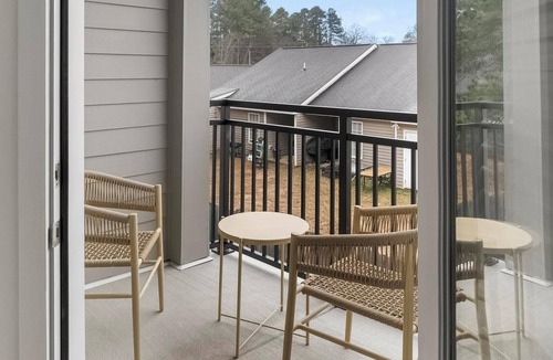 Southeast Raleigh Apartment | Landing | Beautiful 1BD, Yoga Studio, Clubhouse
