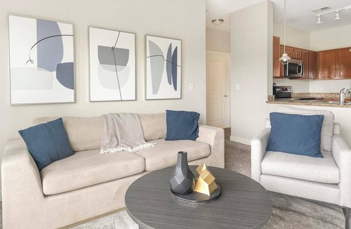 Chillum Apartment | Landing | Beautiful 2BD, Courtyard, Pool