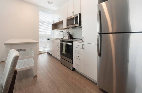 Old Town West Apartment | Landing | Beautiful 2BD, Courtyard, Gym