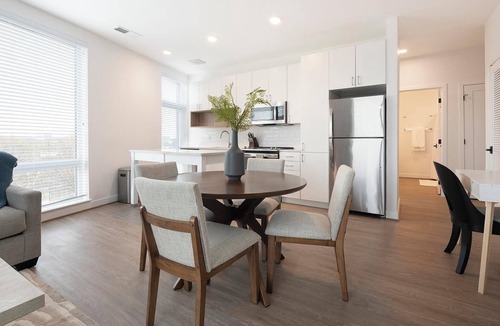 Old Town West Apartment | Landing | Beautiful 2BD, Courtyard, Gym