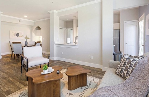 Fort Worth Apartment | Landing | Beautiful 2BD in Cityview