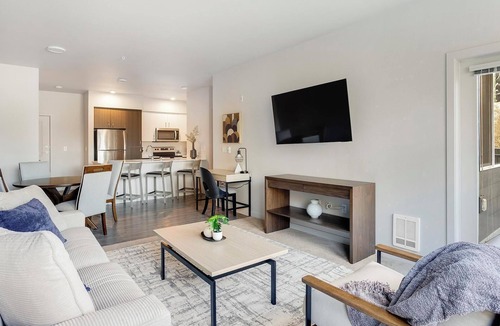 Smokey Point Apartment | Landing | Beautiful 2BD, Gym, Pool