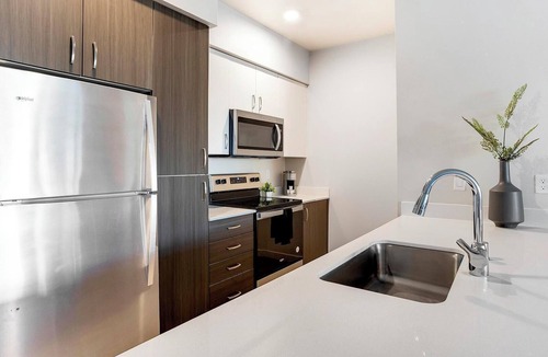 Smokey Point Apartment | Landing | Beautiful 2BD, Gym, Pool